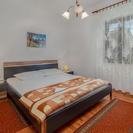 3 Bedroom Awesome Apartment In Novi Vinodolski Dış mekan fotoğraf