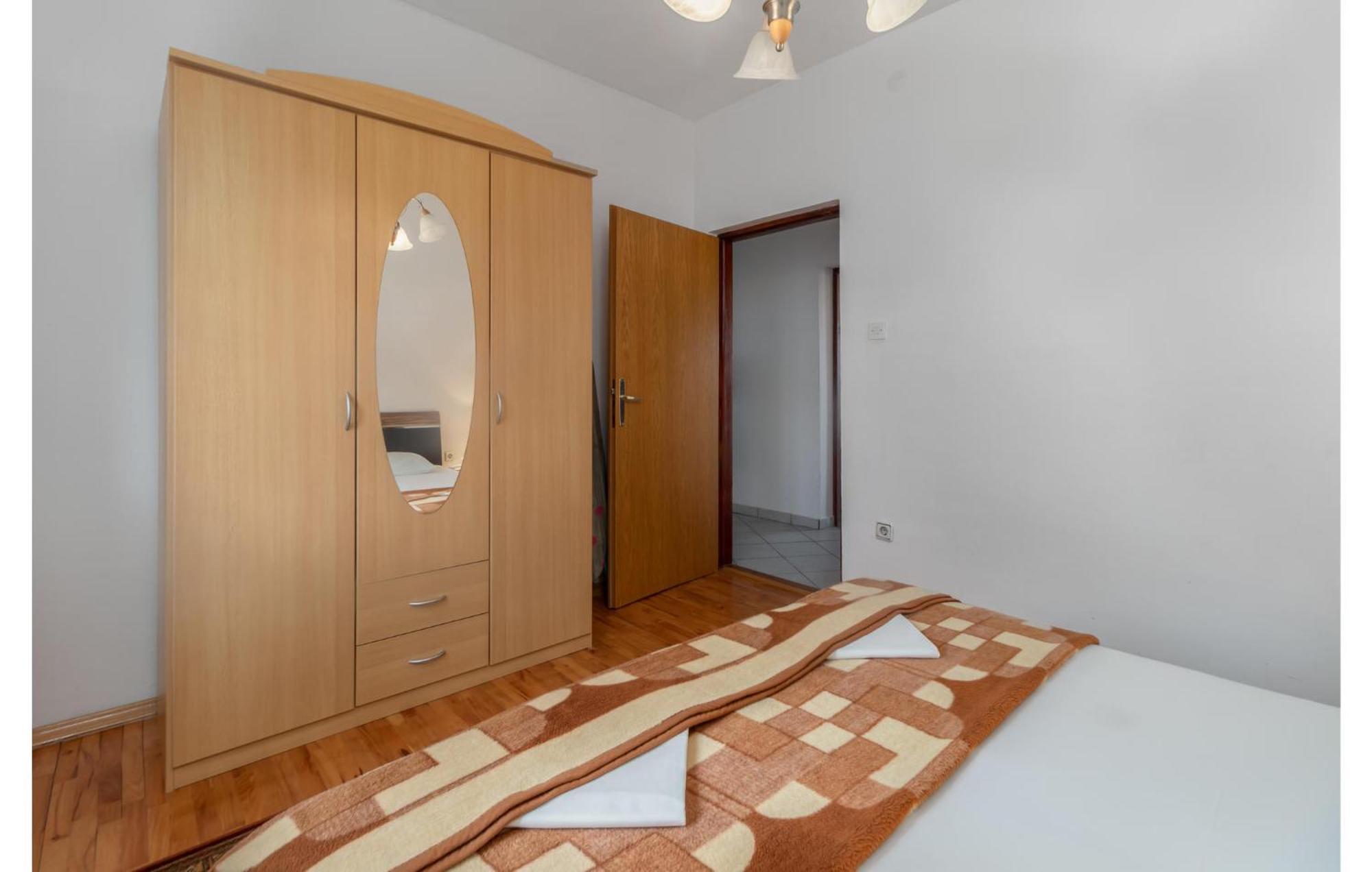 3 Bedroom Awesome Apartment In Novi Vinodolski Dış mekan fotoğraf