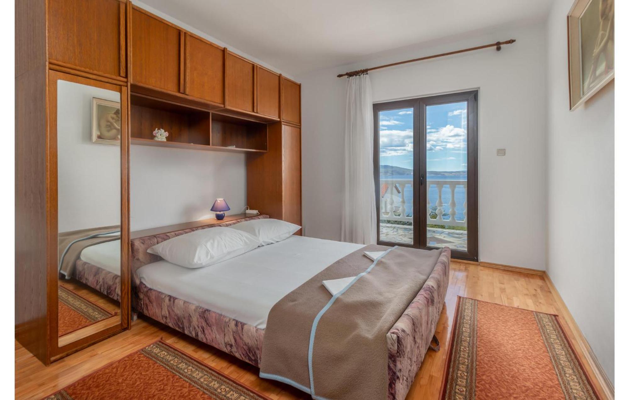 3 Bedroom Awesome Apartment In Novi Vinodolski Dış mekan fotoğraf